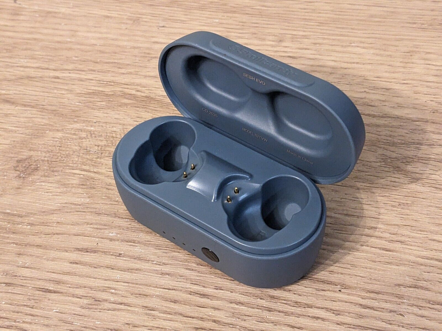 Skullcandy Sesh Evo replacement parts: charging case, left/right earbuds