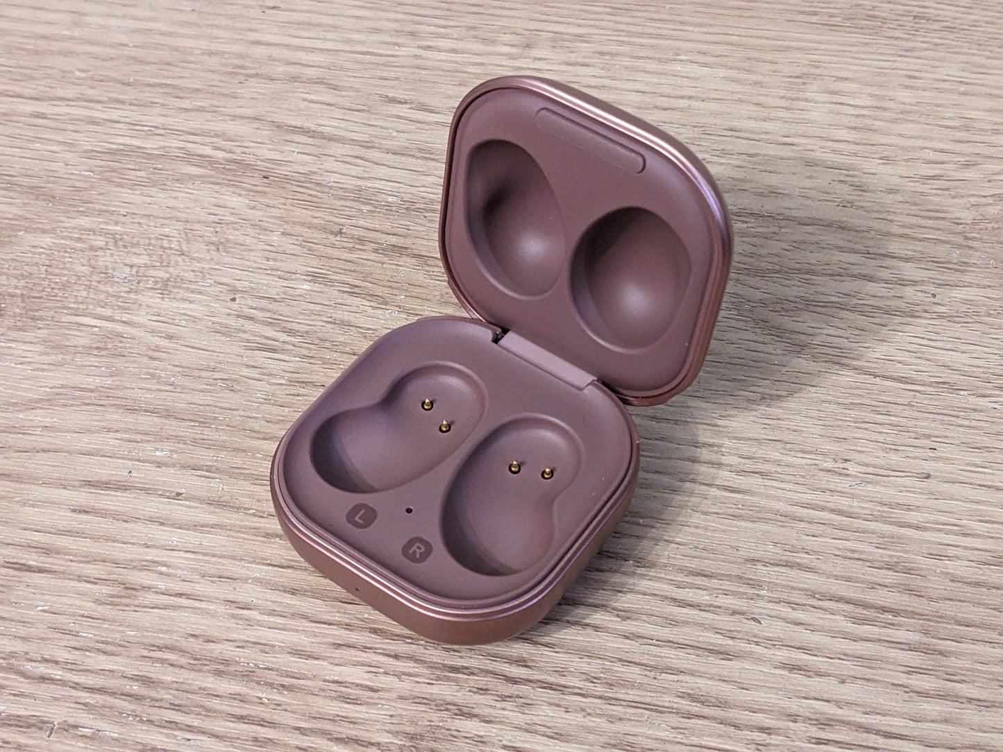 Samsung Galaxy Buds Live replacement parts: charging case, left/right earbuds