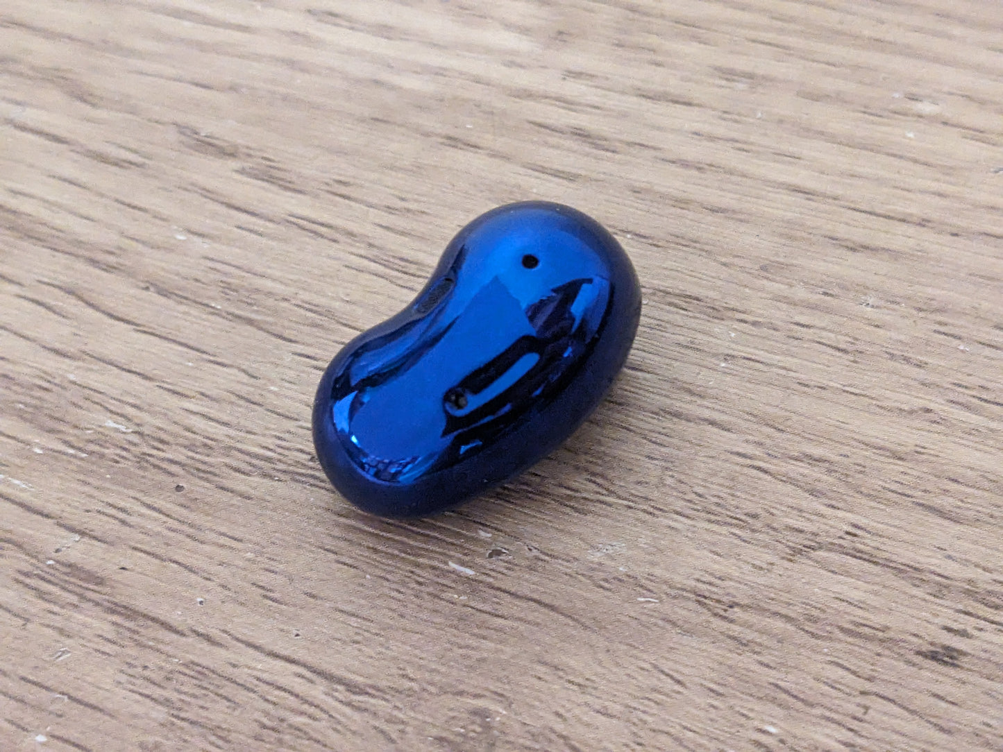 Samsung Galaxy Buds Live replacement parts: charging case, left/right earbuds