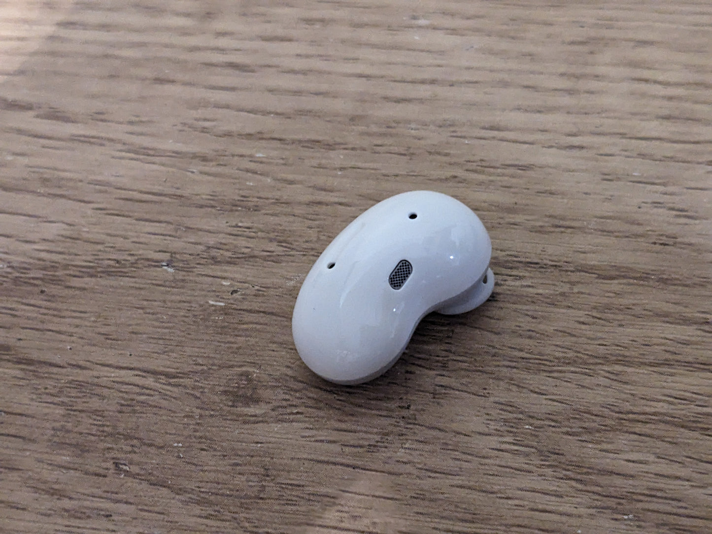 Samsung Galaxy Buds Live replacement parts: charging case, left/right earbuds