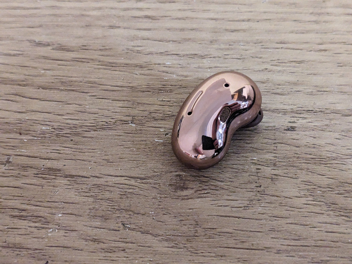 Samsung Galaxy Buds Live replacement parts: charging case, left/right earbuds