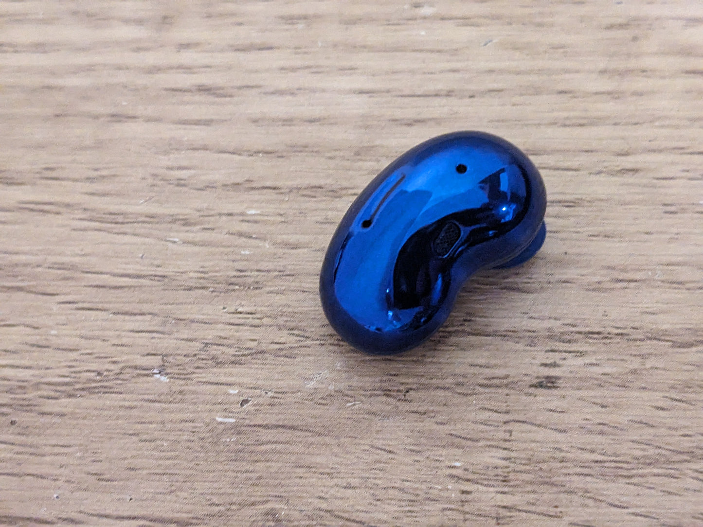 Samsung Galaxy Buds Live replacement parts: charging case, left/right earbuds