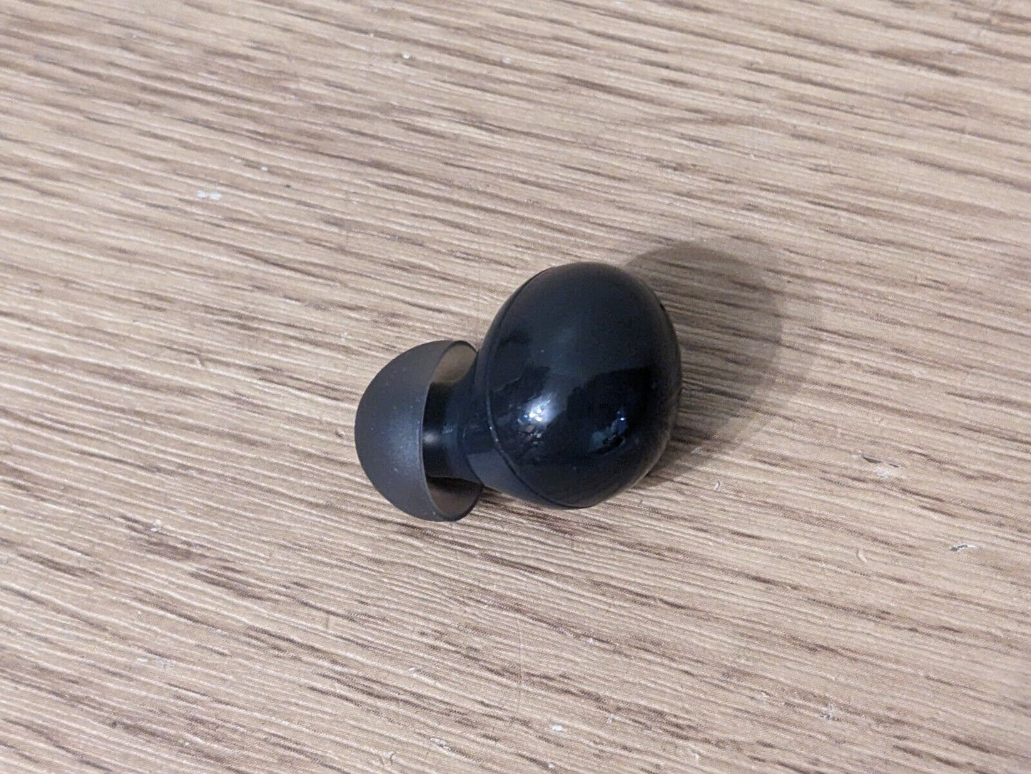 Samsung Galaxy Buds2 replacement parts: charging case, left/right earbuds