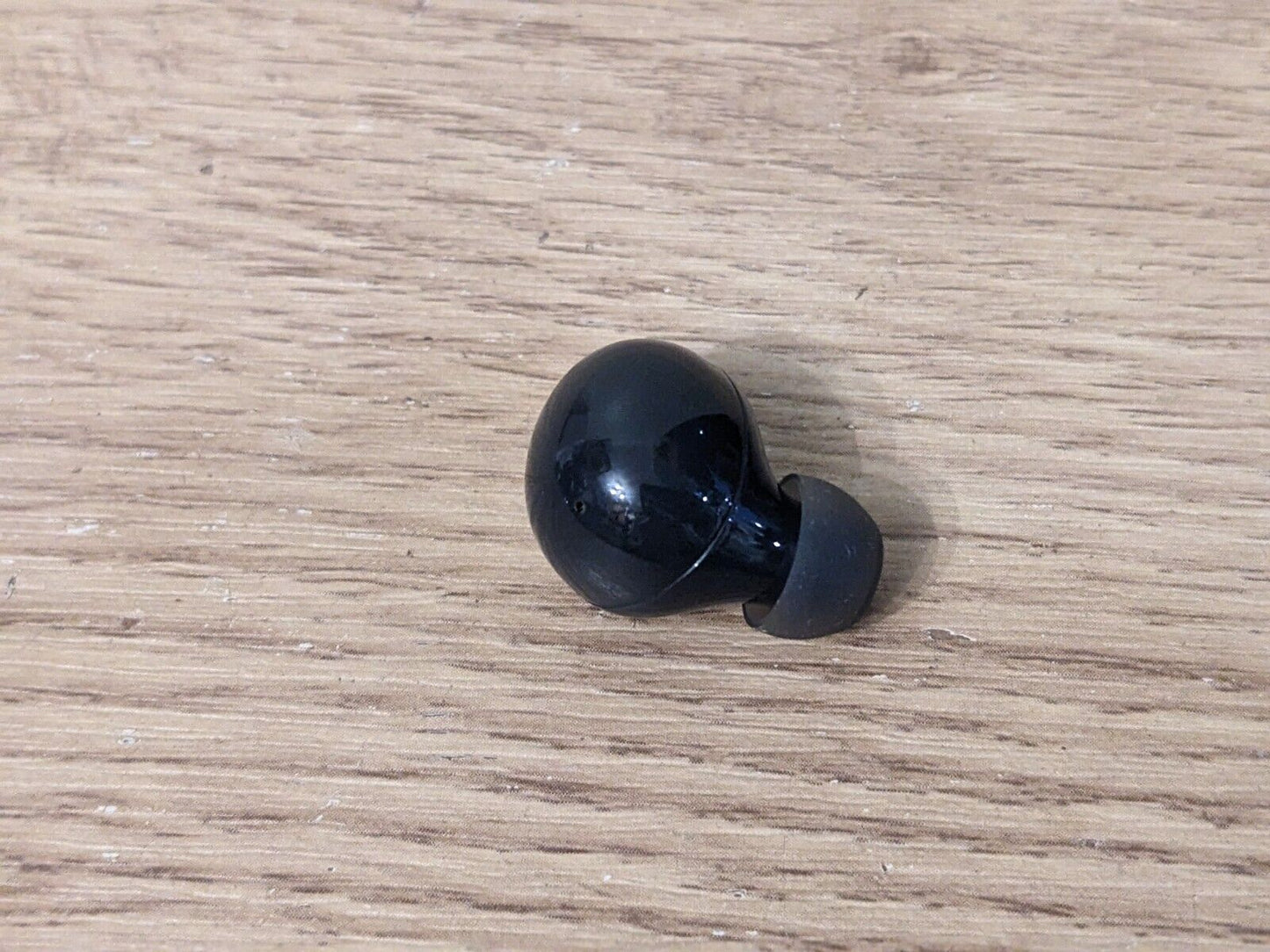 Samsung Galaxy Buds2 replacement parts: charging case, left/right earbuds