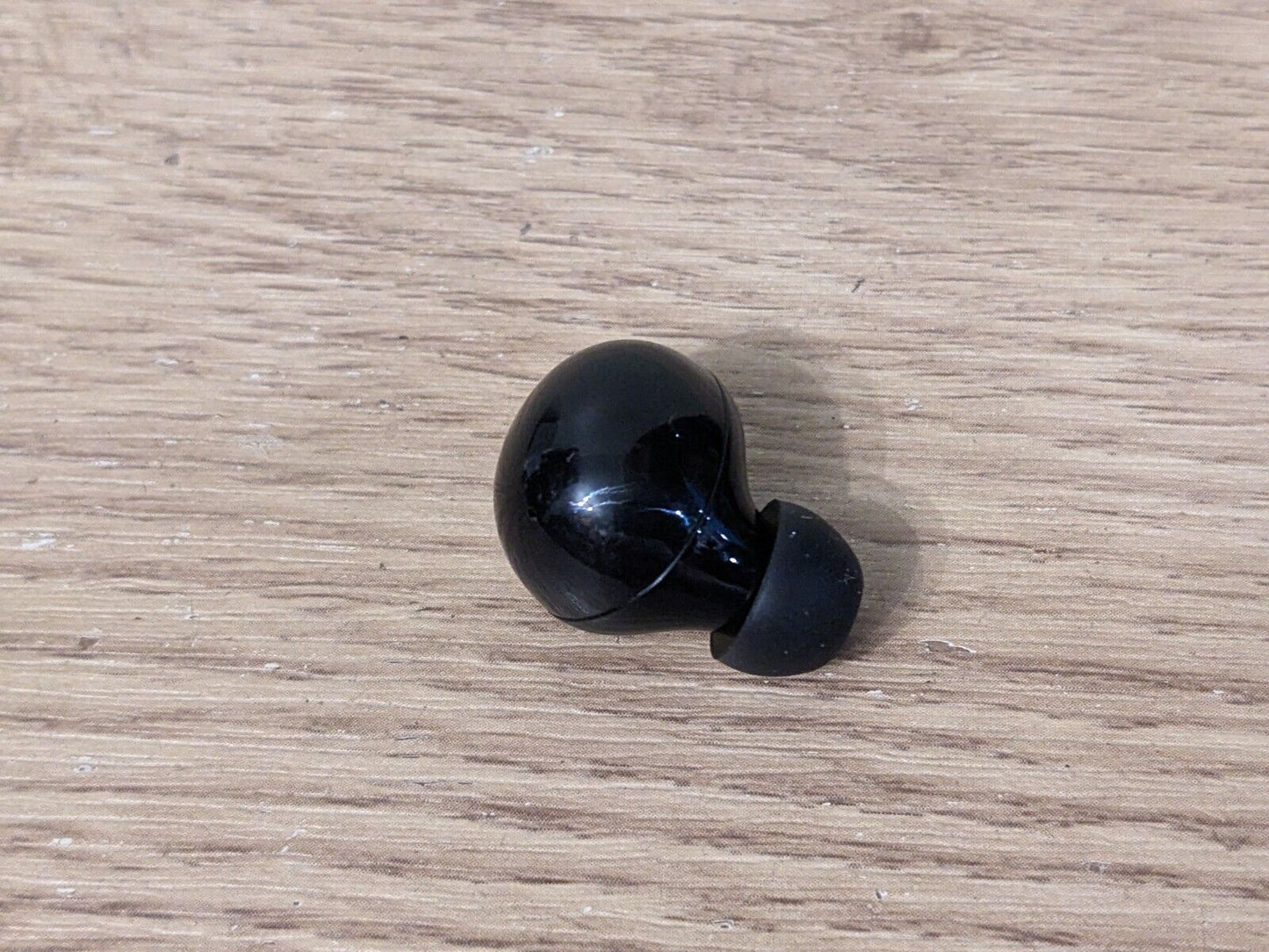 Samsung Galaxy Buds2 replacement parts: charging case, left/right earbuds